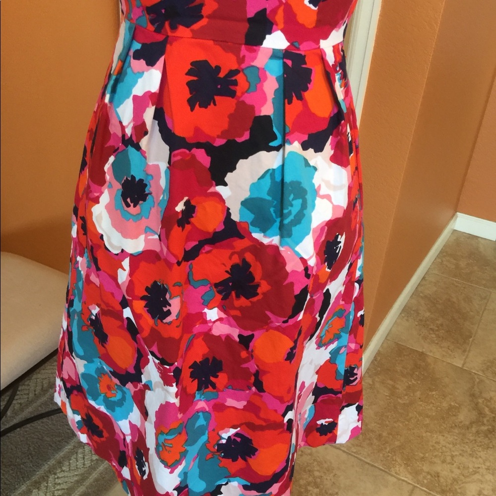 Dress - Picture 2 of 4